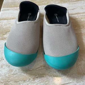 Mahabis Summer Slippers Beige with Teal Rubber Soles